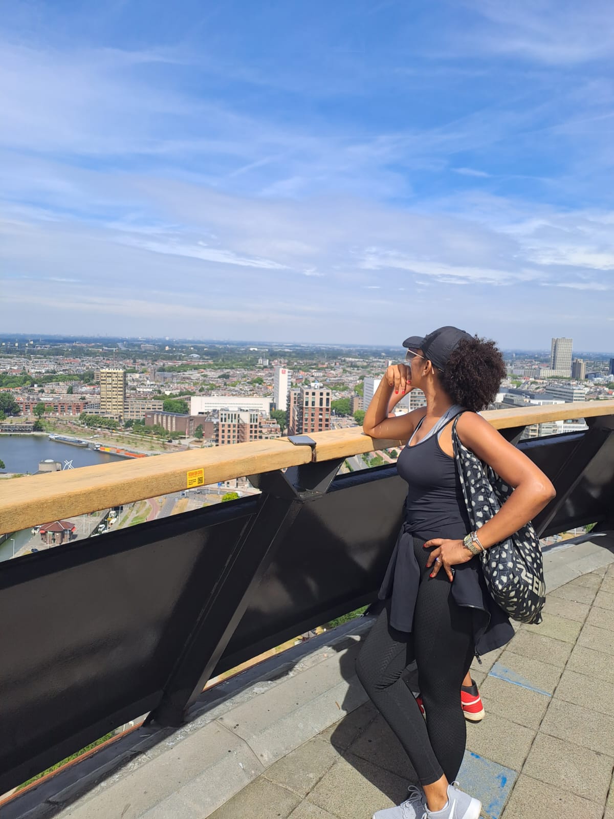 Crossing borders, gathering stories